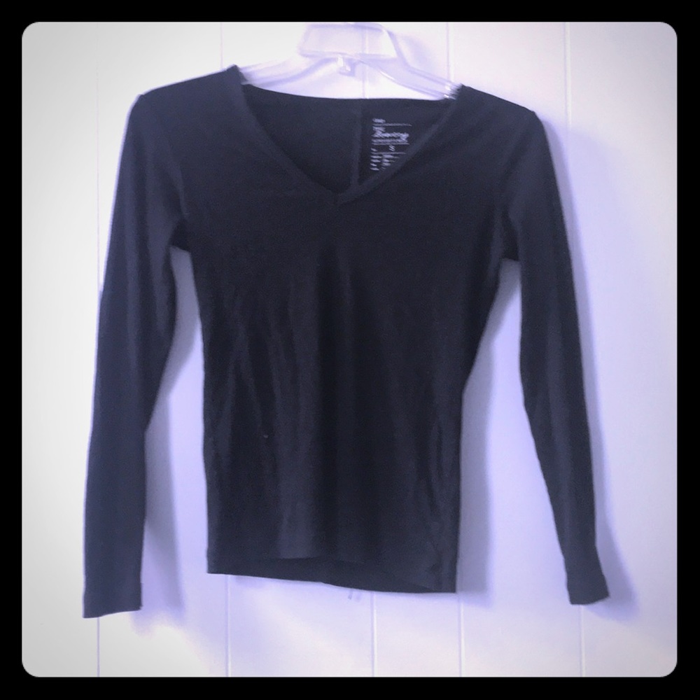Black V-neck long sleeve gap shirt